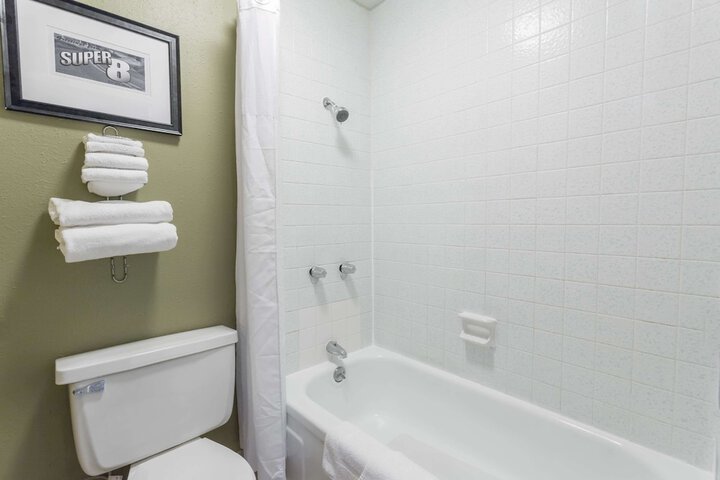 Room 14 of 26