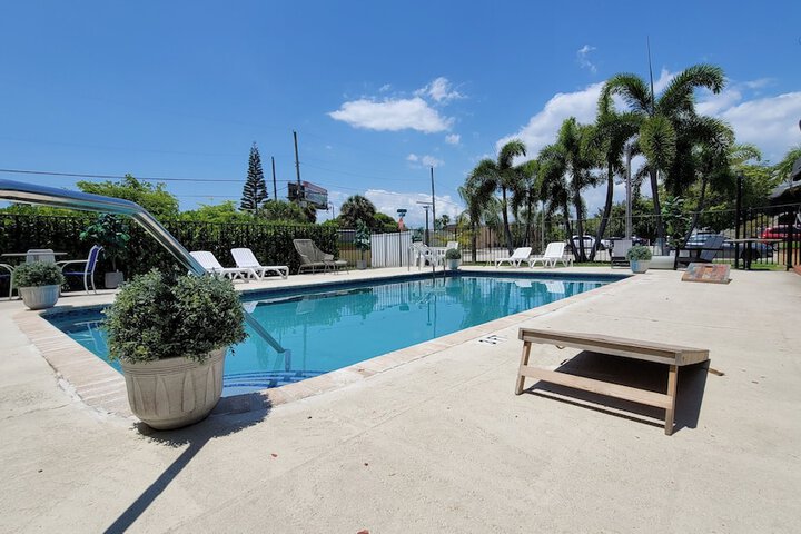 Pool 4 of 27