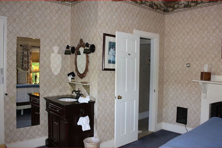 Room 42 of 58