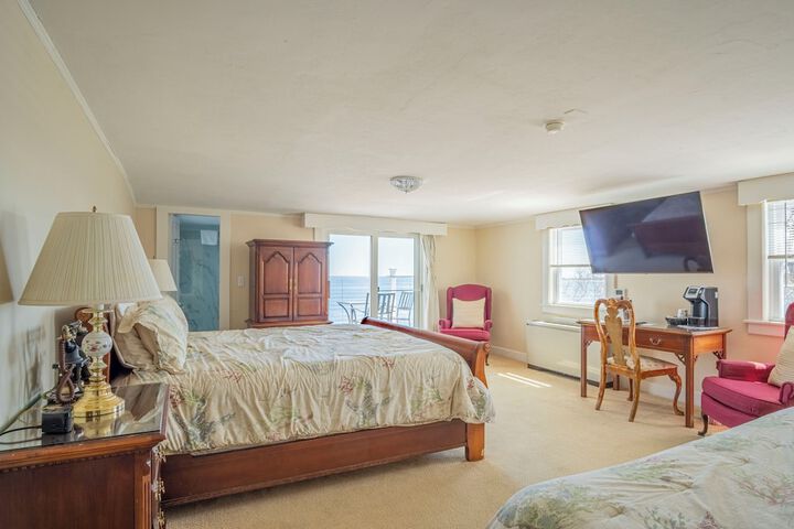 Room 18 of 46