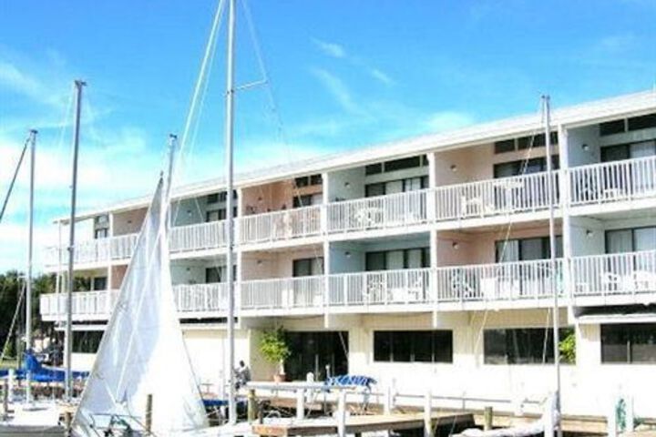 CEDAR COVE BEACH AND YACHT CLUB