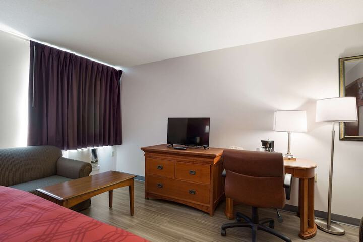 Room 10 of 38