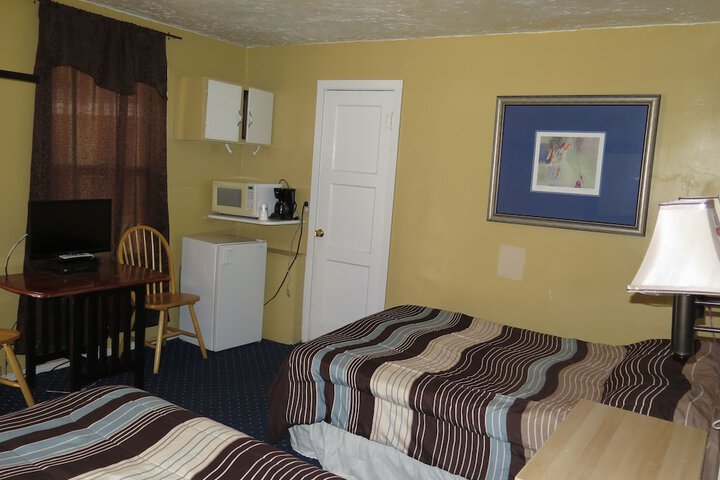 Pillow Talk Motel
