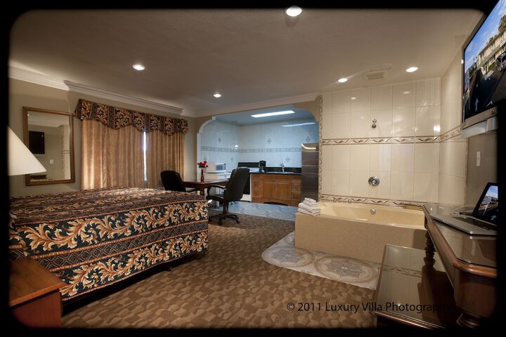 Room 19 of 32