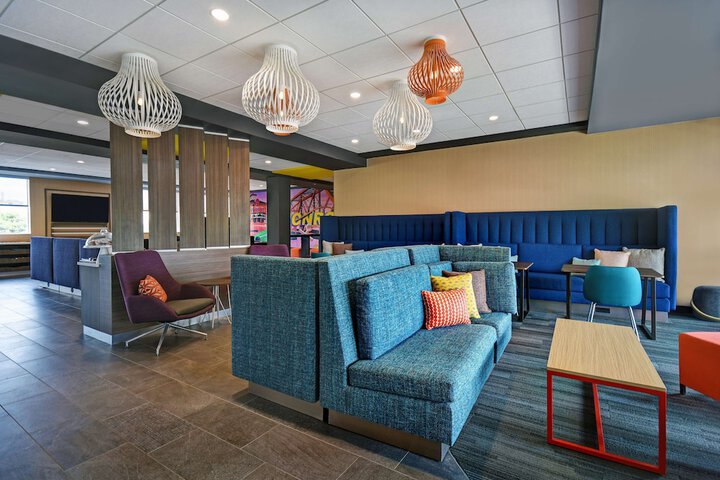 Hotel Interior 10 of 33