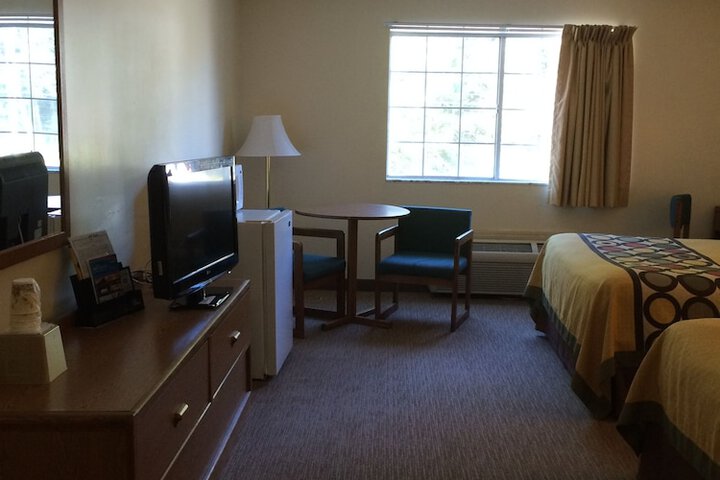 Room 12 of 32