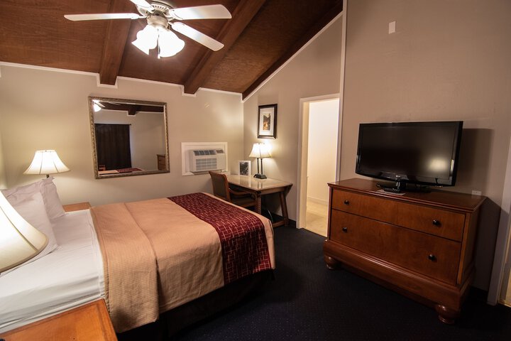 Room 15 of 37