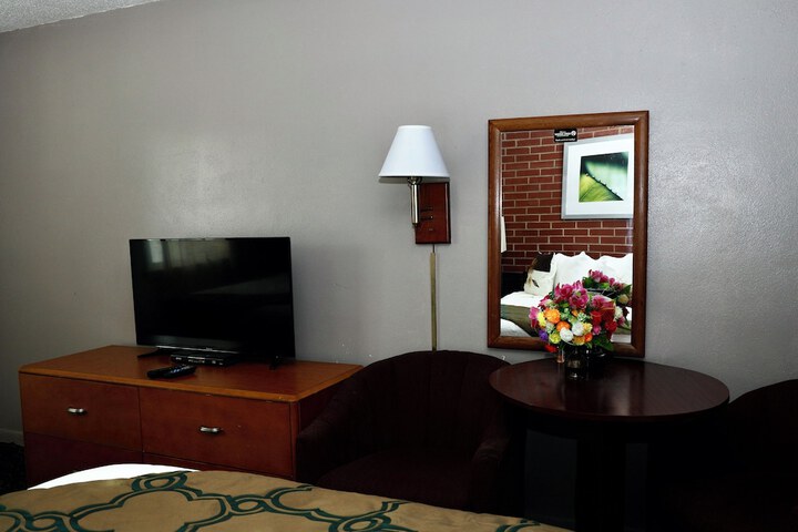 Twi-Lite Inn