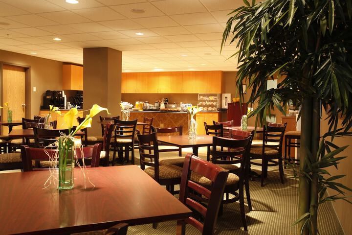 Pomeroy Inn & Suites Fort St. John