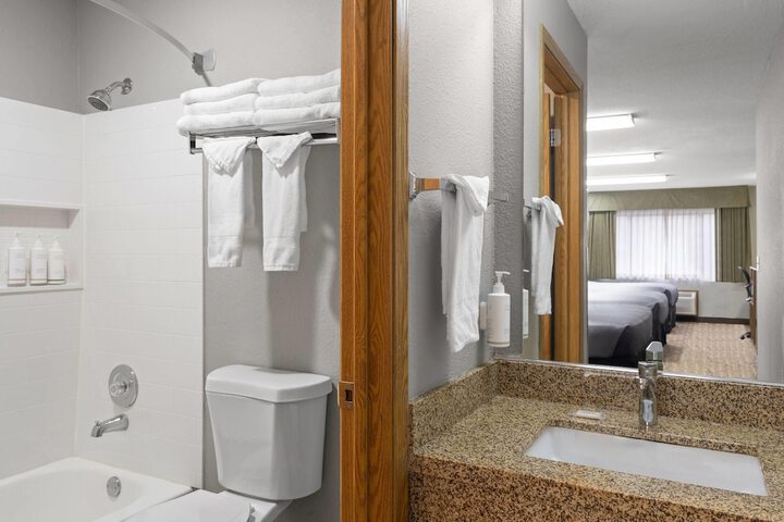 Super 8 by Wyndham Baker City
