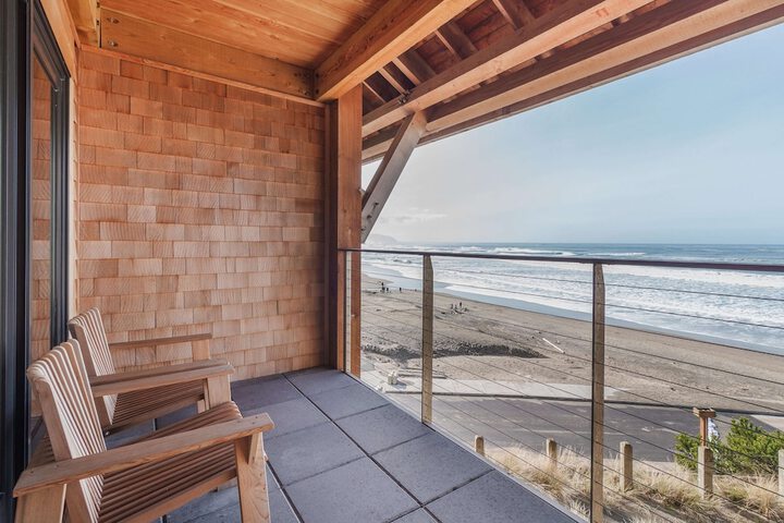 Headlands Coastal Lodge & Spa