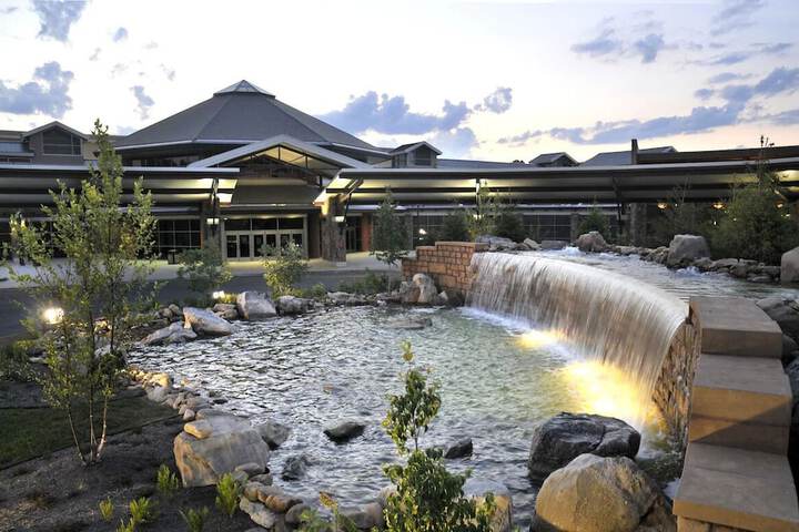 Wilderness at the Smokies – River Lodge Suites