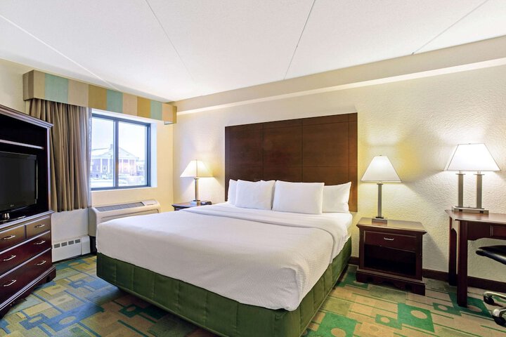 La Quinta Inn & Suites by Wyndham Boston Somerville