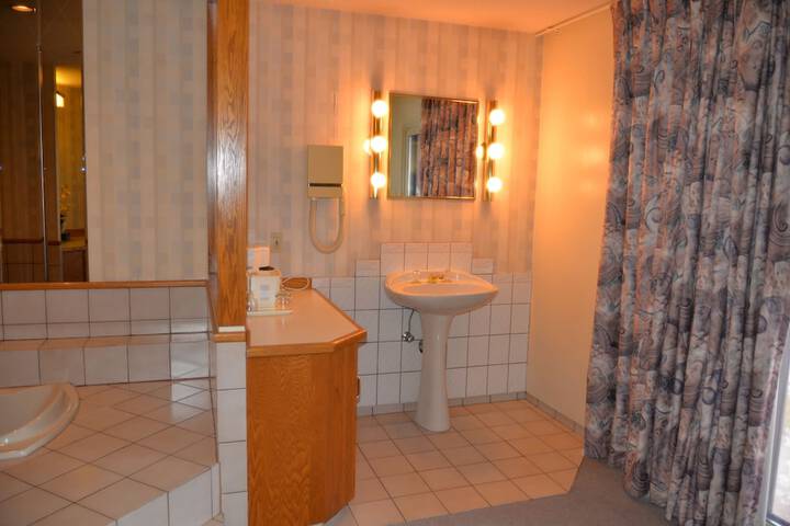 Room 20 of 33