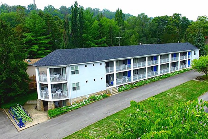 Hotel 2 of 52