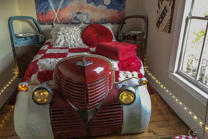Room 32 of 54