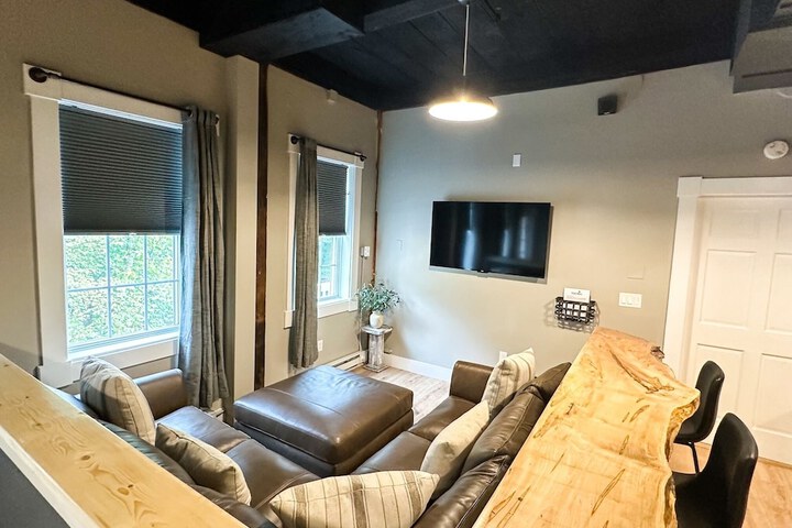 Room 73 of 128