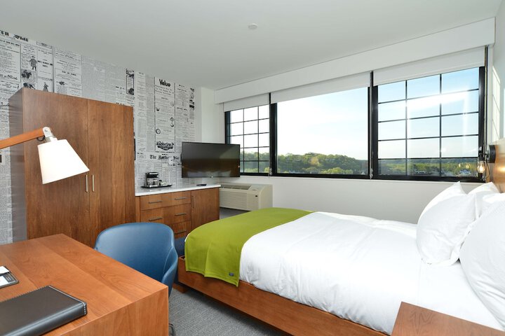 The Lismore Eau Claire - a DoubleTree by Hilton