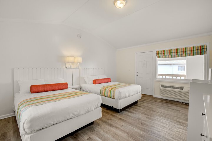 Room 15 of 65