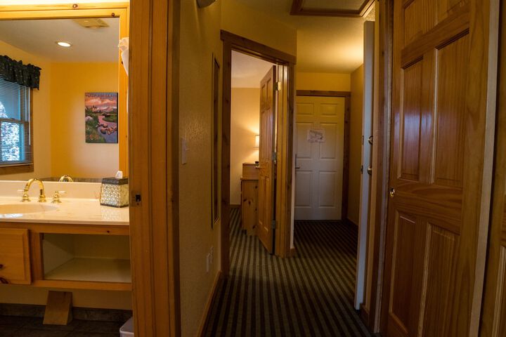 Room 128 of 242