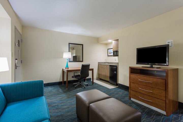Room 14 of 33