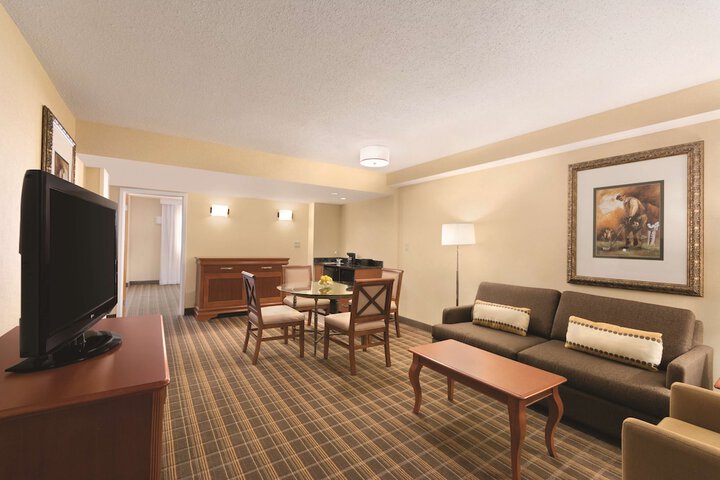 Room 12 of 37