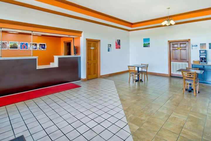 Motel 6 Grand Rivers KY