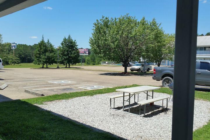 Property Grounds 42 of 46