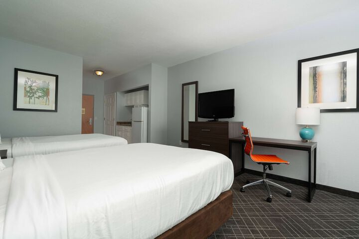Room 34 of 62
