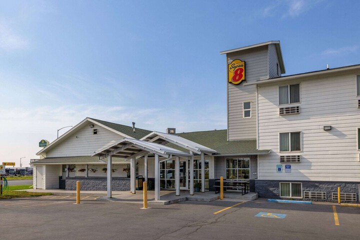 Super 8 by Wyndham Belgrade / Bozeman Airport