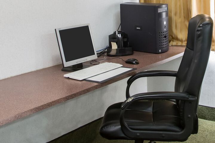 Business Center 31 of 32