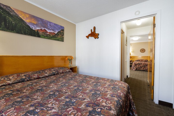 Room 20 of 33
