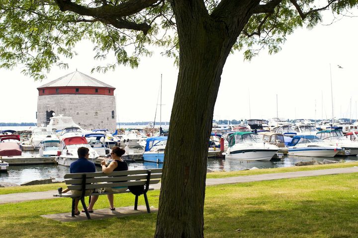 Confederation Place - Hotel