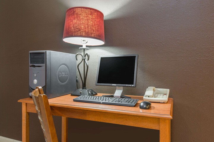 Business Center 18 of 18