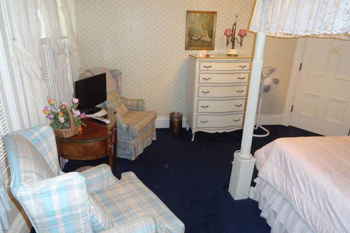 Room 17 of 31