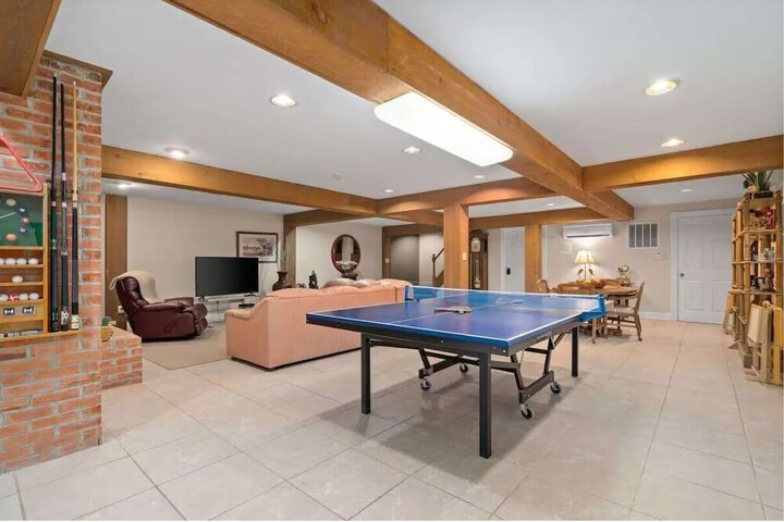 Oak Hill House