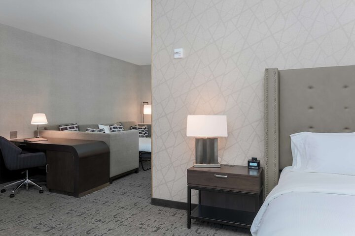 Room 70 of 92