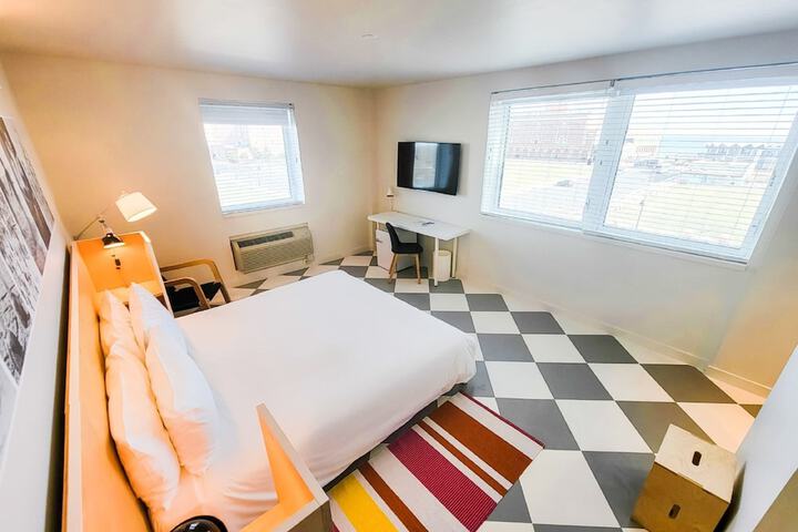 Room 19 of 62