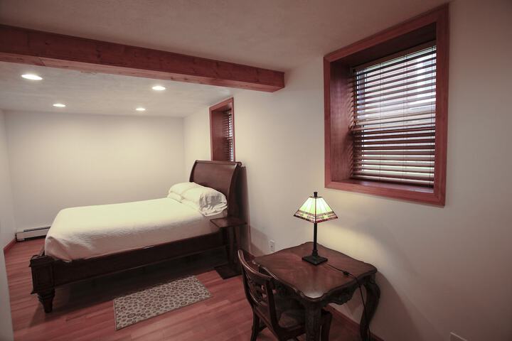 Room 32 of 40