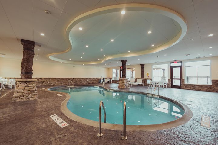 Pool 10 of 215
