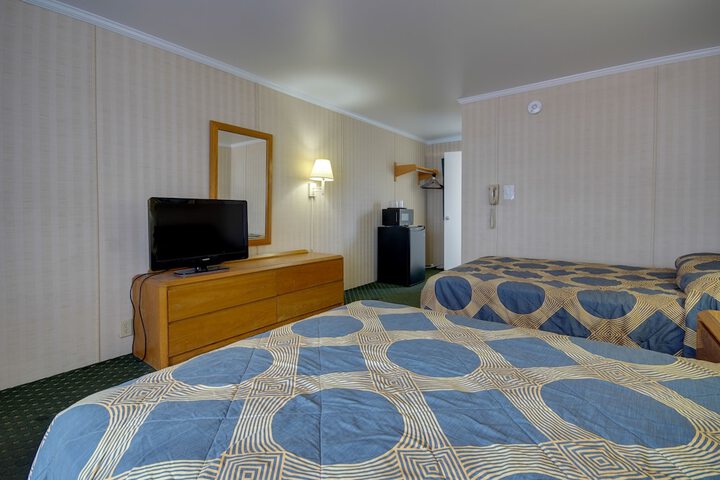 Room 13 of 28