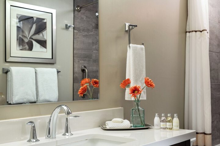Meadowbrook Inn