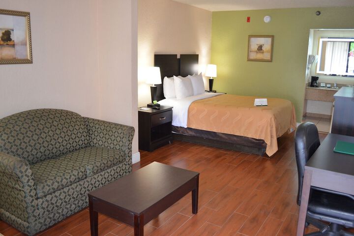 Room 11 of 27