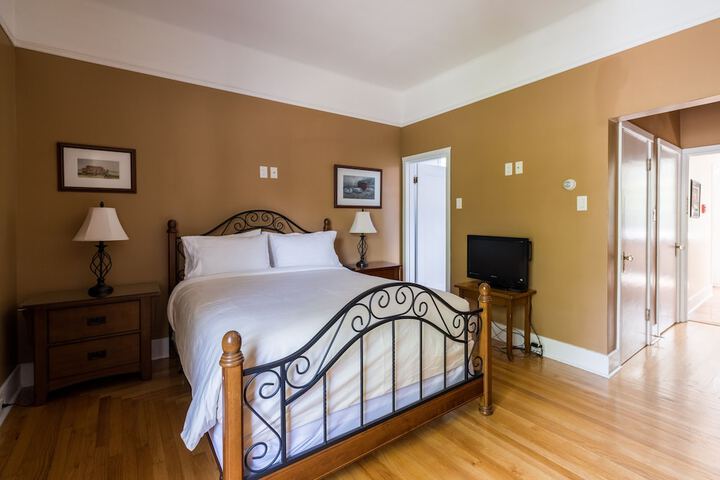 Room 10 of 51
