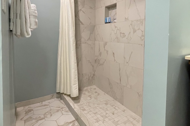 Room 115 of 166
