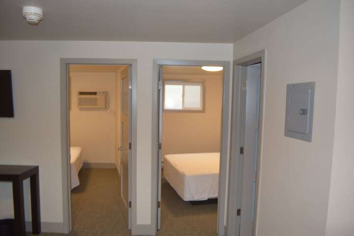 Room 16 of 40