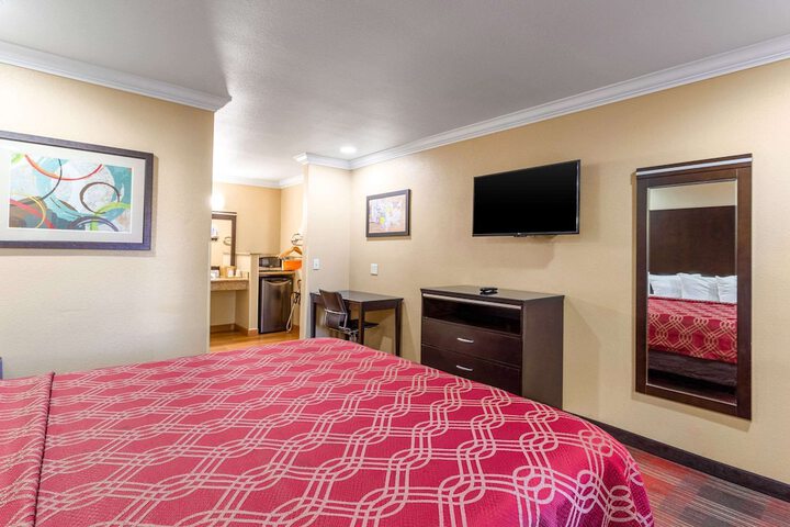 Room 22 of 34