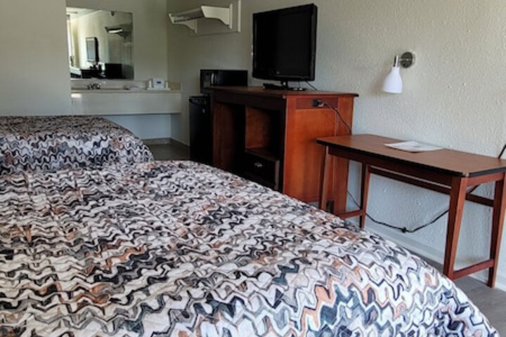 Room 18 of 40