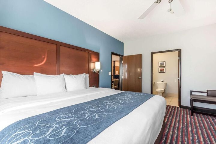 Room 34 of 73