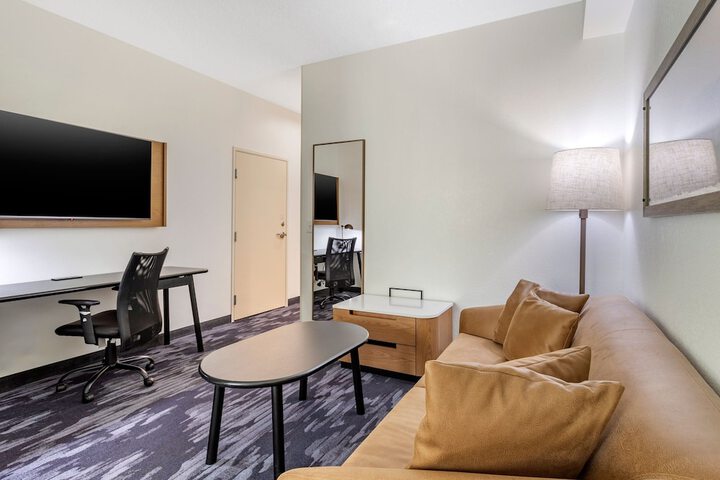 Room 13 of 31